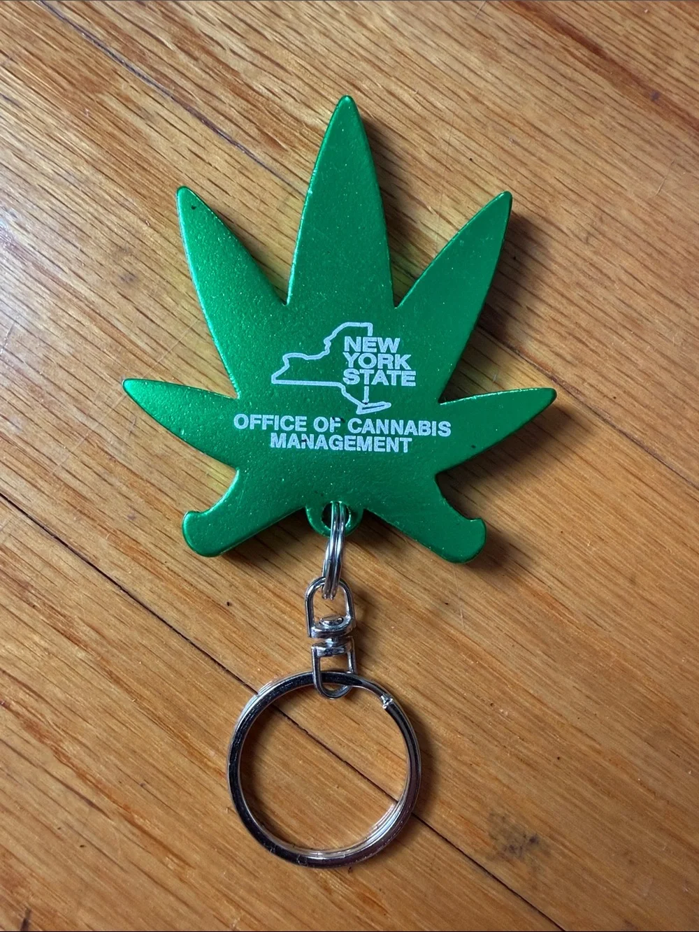 NY State Green Leaf Keychain